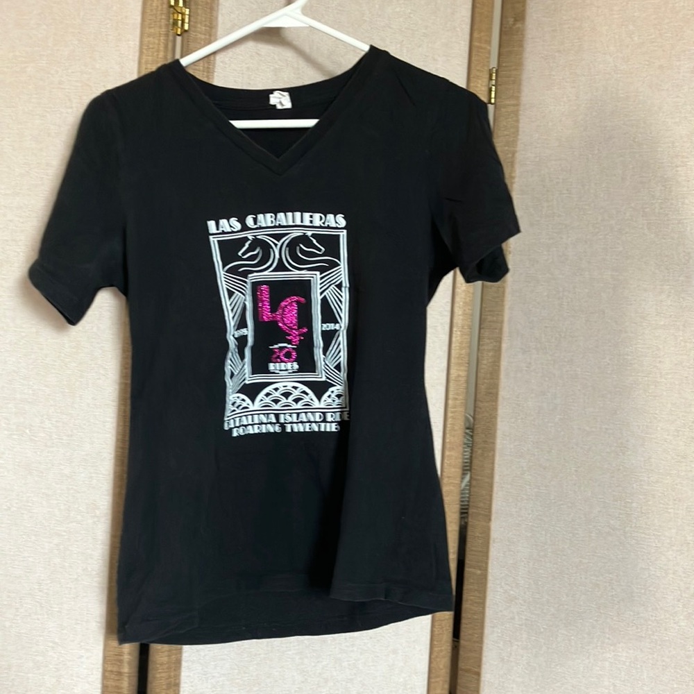 FINAL MARKDOWN Black Graphic V-Neck Women's Top medium